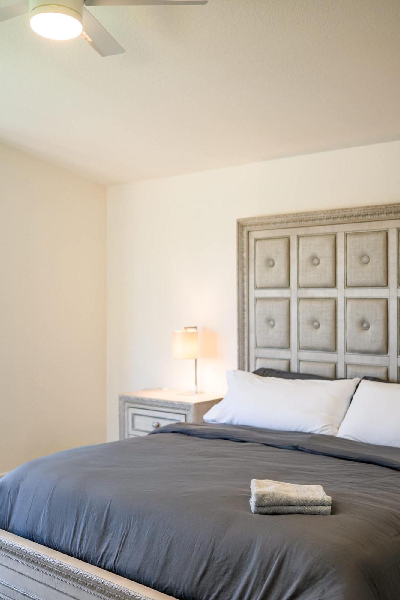 Holiday home Luxe Spacious Near Parks Fully Equipped