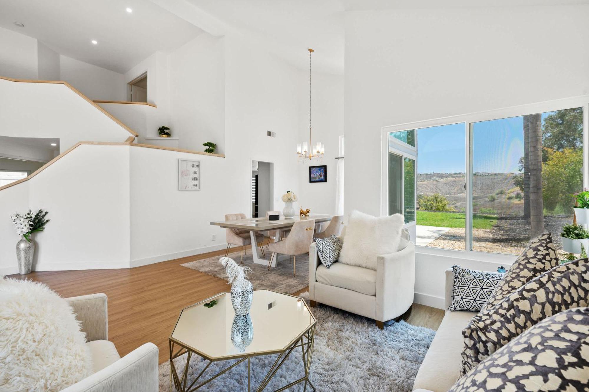 Luxe Spacious Near Parks Fully Equipped Holiday home