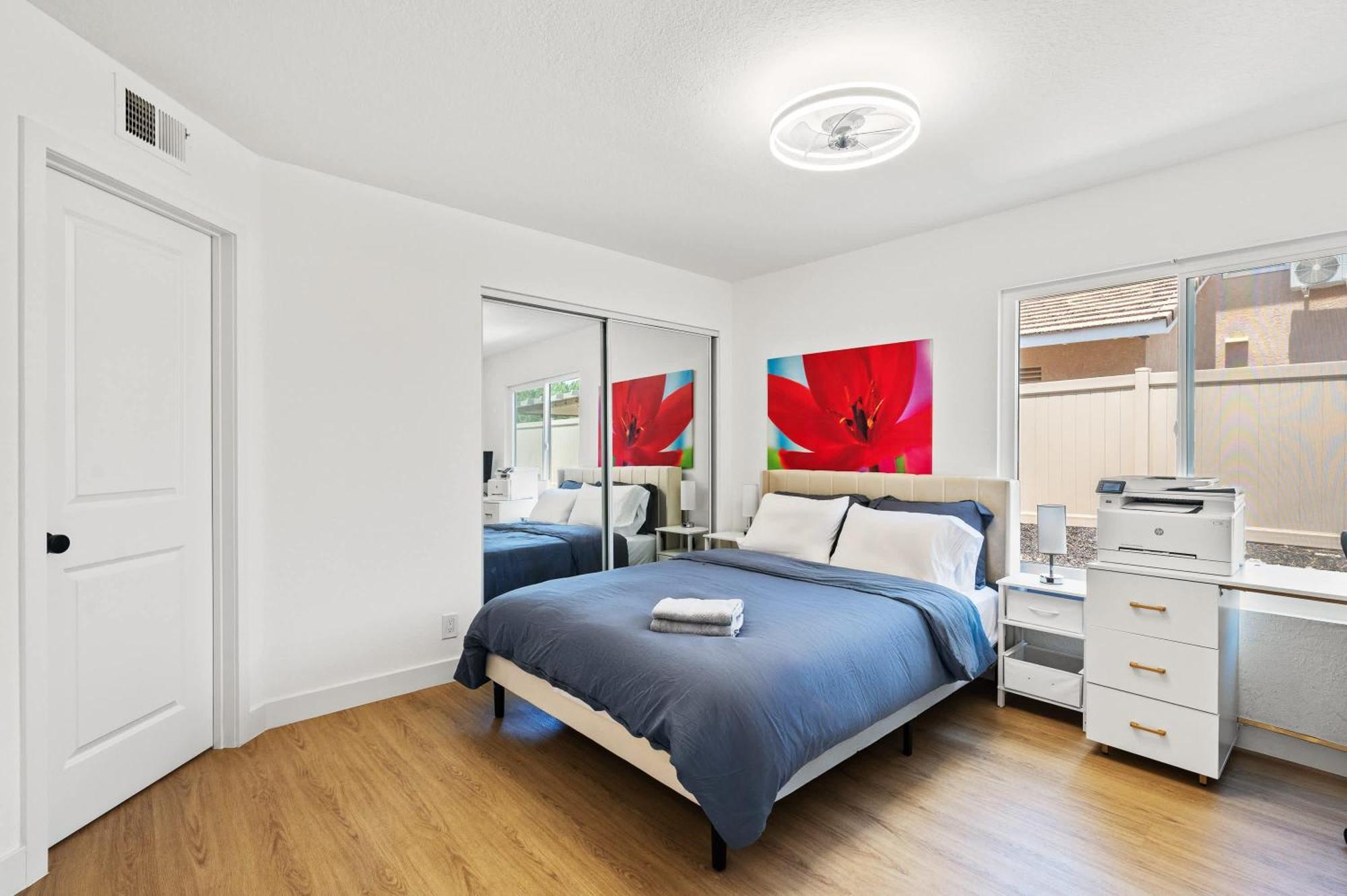 Luxe Spacious Near Parks Fully Equipped