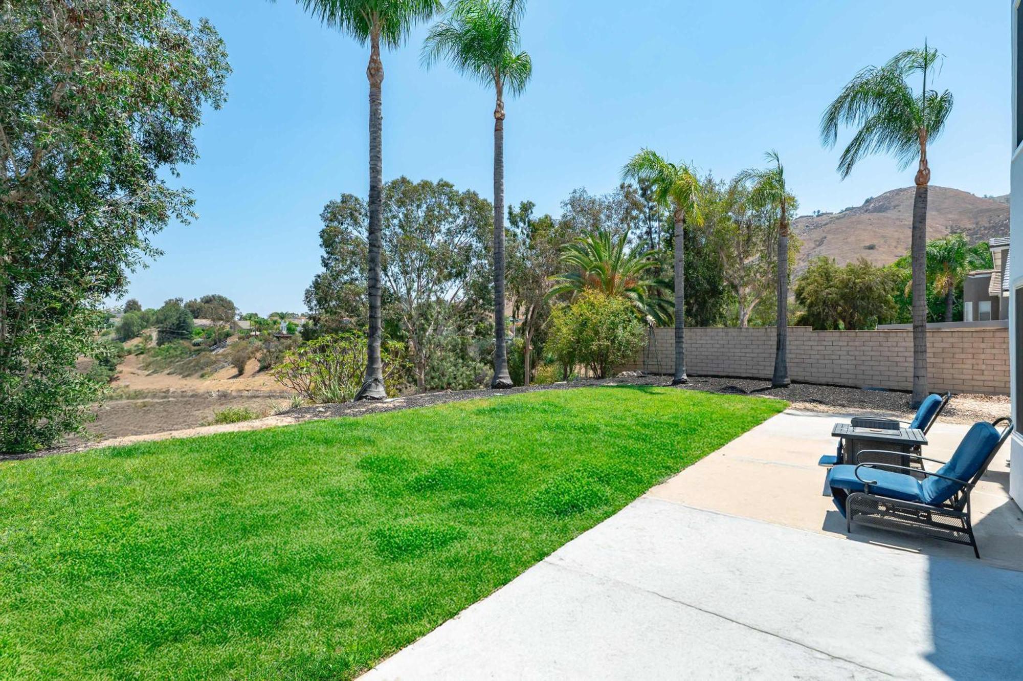 Luxe Spacious Near Parks Fully Equipped *