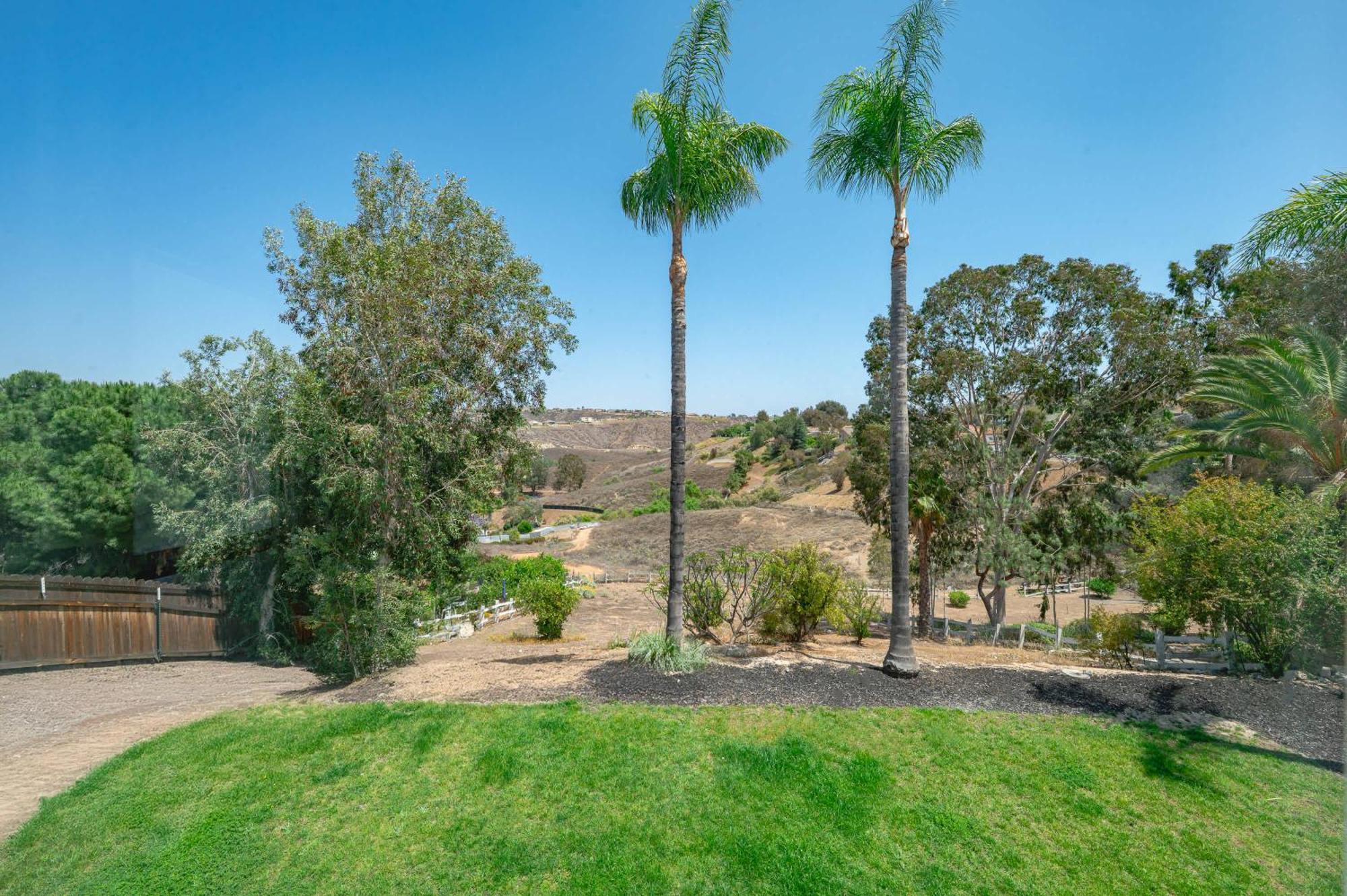 Luxe Spacious Near Parks Fully Equipped Holiday home *